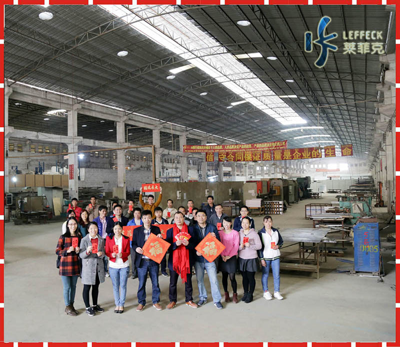 leffeckgroup in workshop-800.jpg leffeckgroup in workshop-800.jpg